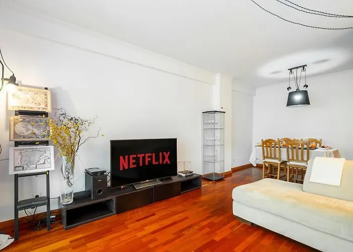 Ocean Front 2Bed Luxury W/ Elevator Parking Wi-Fi