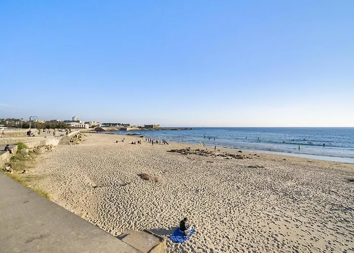 Ocean Front 2Bed Luxury W/ Elevator Parking Wi-Fi