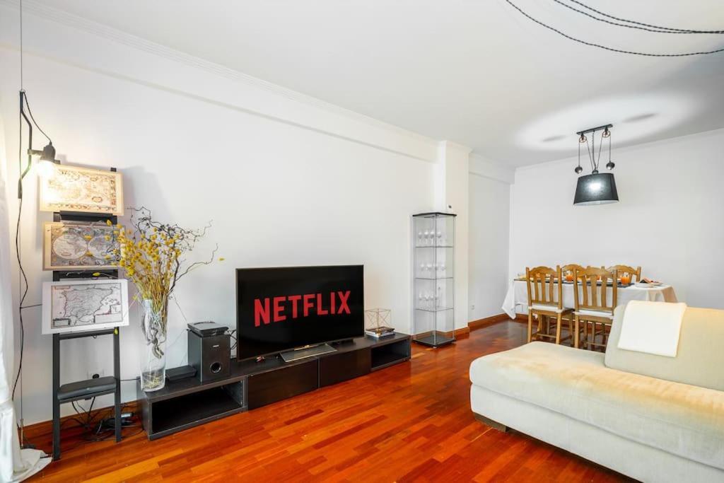 Apartment Ocean Front 2bed Luxury W/ Elevator Parking Wi-fi Matosinhos (Porto)
