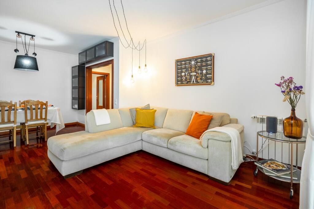 Ocean Front 2bed Luxury W/ Elevator Parking Wi-fi * Matosinhos (Porto)