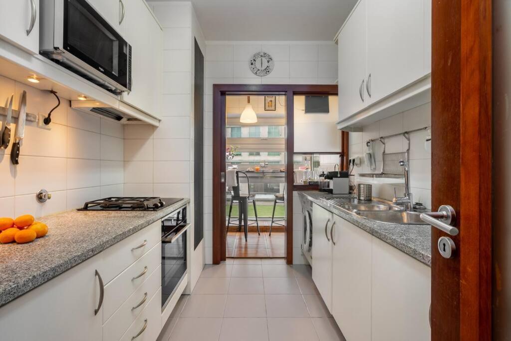 Ocean Front 2bed Luxury W/ Elevator Parking Wi-fi Apartment *