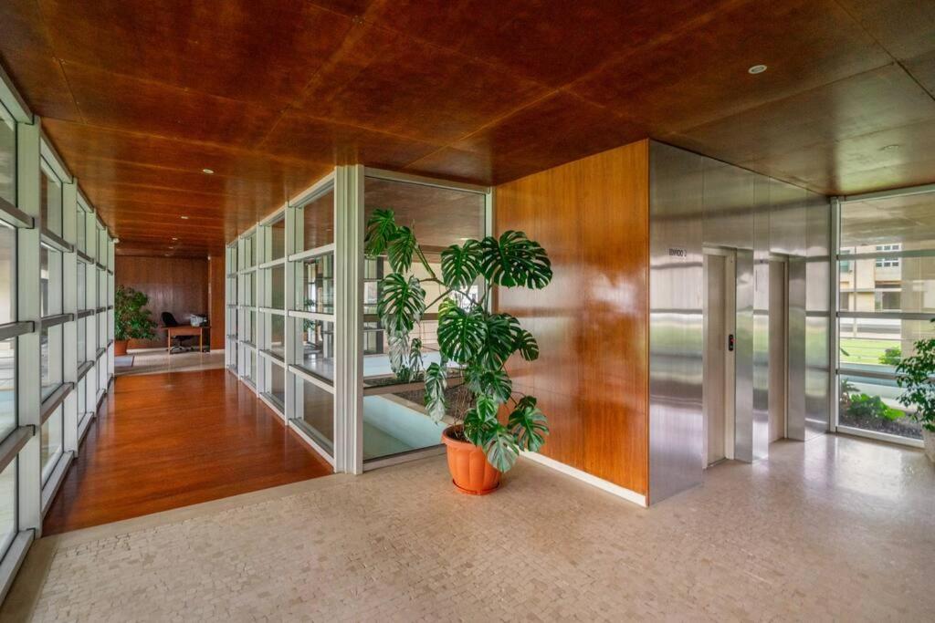 Ocean Front 2bed Luxury W/ Elevator Parking Wi-fi Apartment