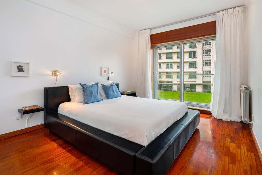 Ocean Front 2bed Luxury W/ Elevator Parking Wi-fi *