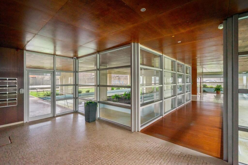 Ocean Front 2bed Luxury W/ Elevator Parking Wi-fi