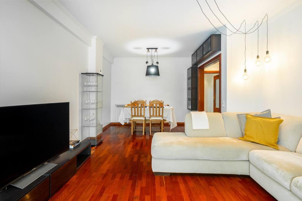 Ocean Front 2bed Luxury W/ Elevator Parking Wi-fi Apartment Matosinhos (Porto)